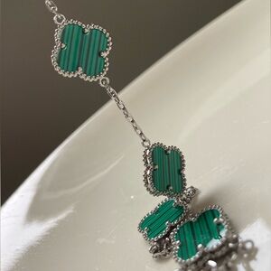 🔥 Clover Motif Bracelet S925 Silver Green Shell - Symbol of Luck & Elegance